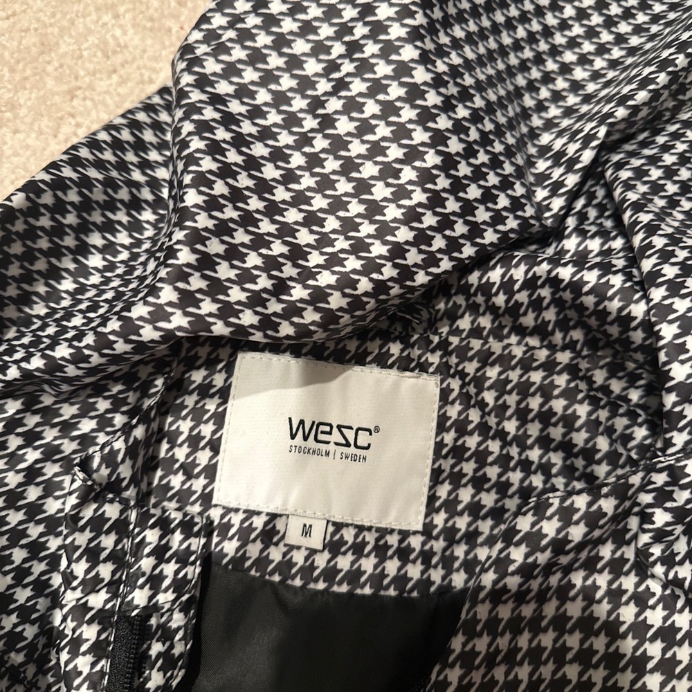Windbreaker - Picture 2 of 4